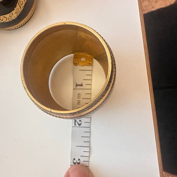 Moody Hollywood Regency Black Enamel Etched Brass Barrel Napkin Rings SET of 8 - Picture 11 of 13